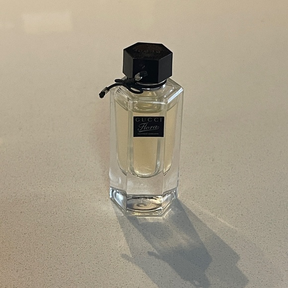NEW GUCCI FLORA Eau De Toilette Perfume GLORIOUS MANDARIN 5mL Mini Travel Size - Picture 1 of 3